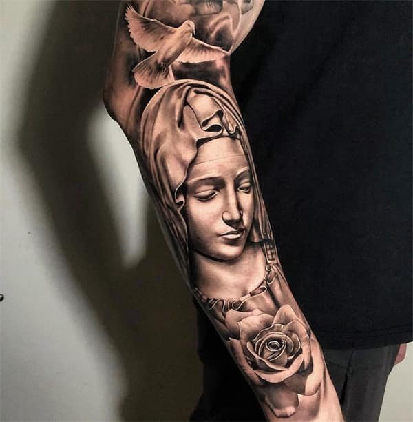 Tatuagem de Virgem Maria e Rosas2