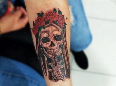 Ideias para tatuagens de Santa Muerte: Explorando a Beleza de Profundidade Espiritual